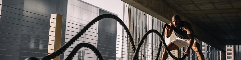 2022年卡塔尔世界杯冠军阿根廷队捧起大力神杯的经典瞬间